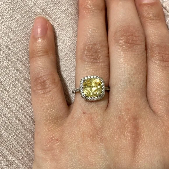 Yellow and Silver Ring - Picture 4 of 6